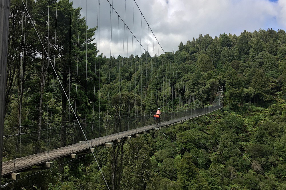 bridge bike tour&nbsp;