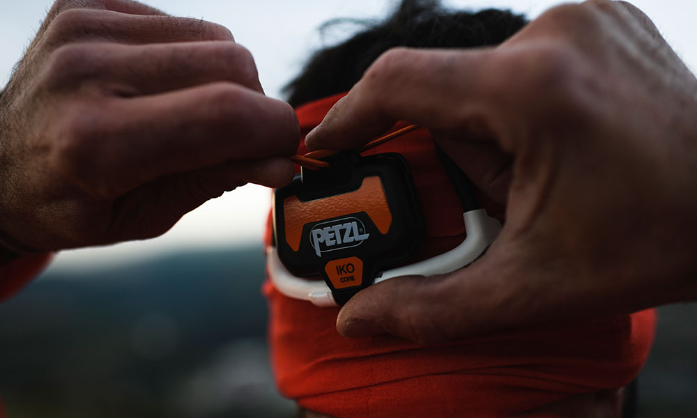 Adjusting head torch