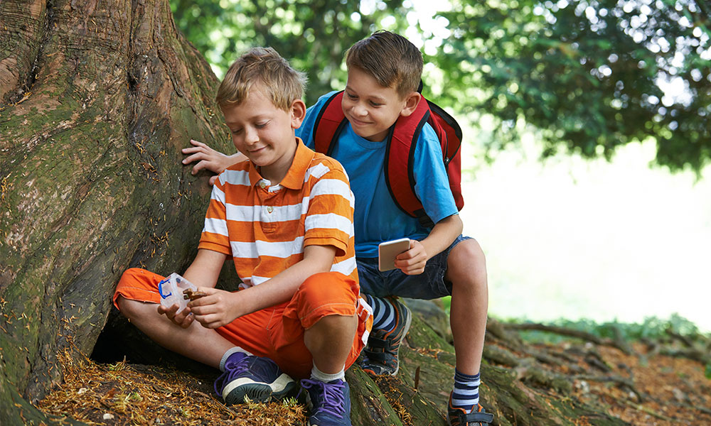 Kids geocaching