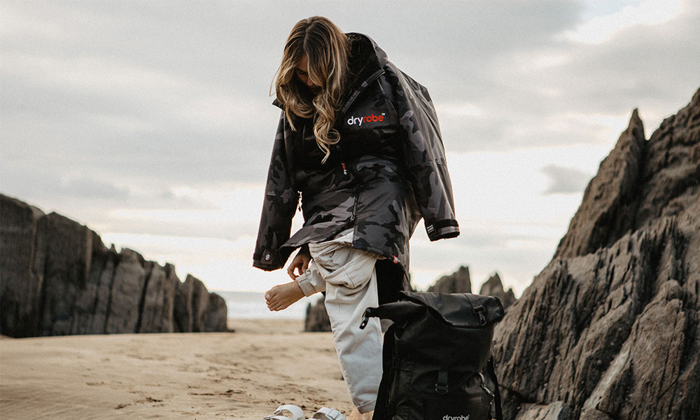 Dry robe lady getting changed&nbsp;