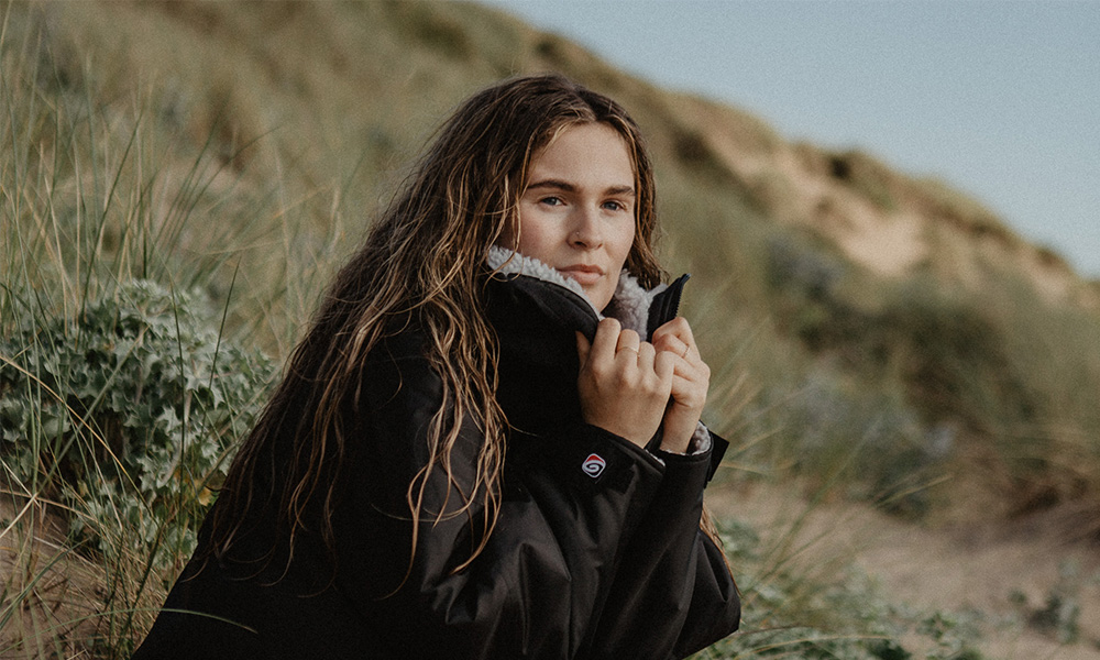 keeping warm dryrobe