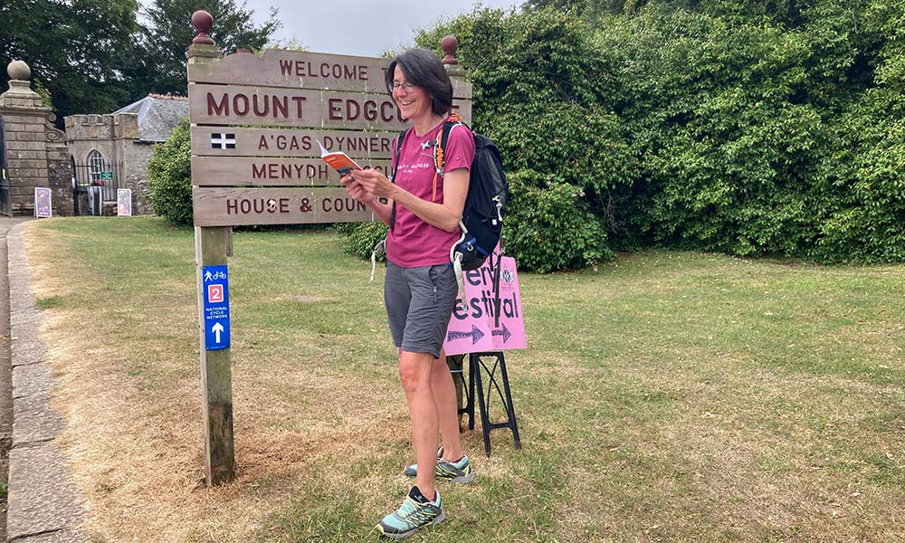 Bel Dixon using her Short Walks Guidebook&nbsp;