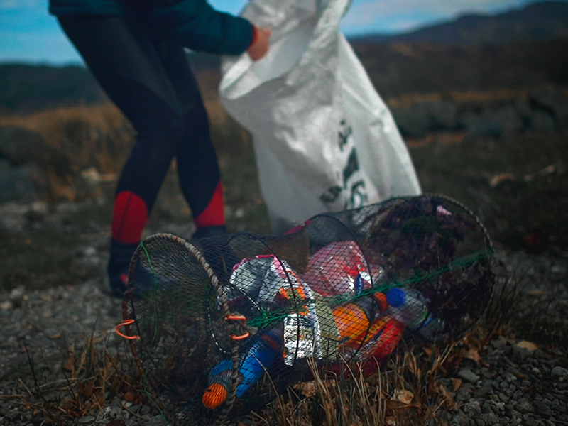 Laura doing a beach clean