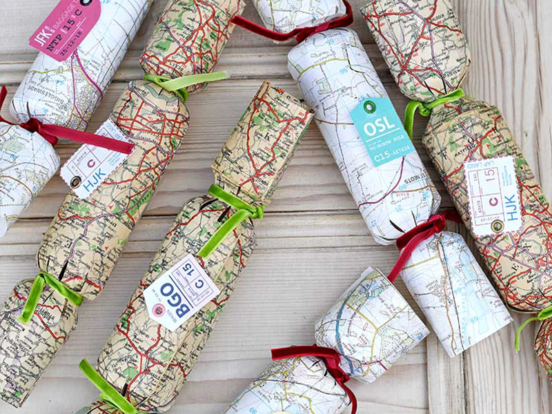Mappy Christmas crackers