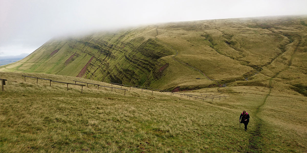 Sharp ascent towards Fan Foel