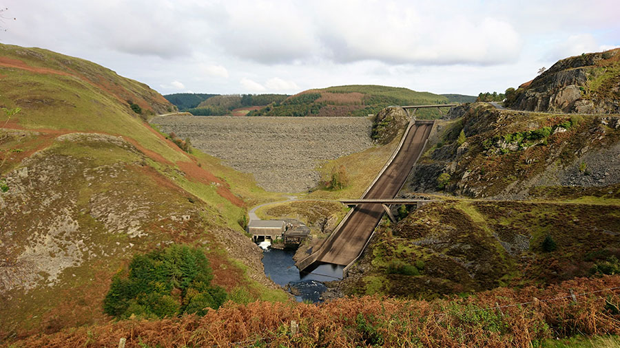 The spillway next to the dam is not on this ride, and has been used by thrill-seeking kayakers