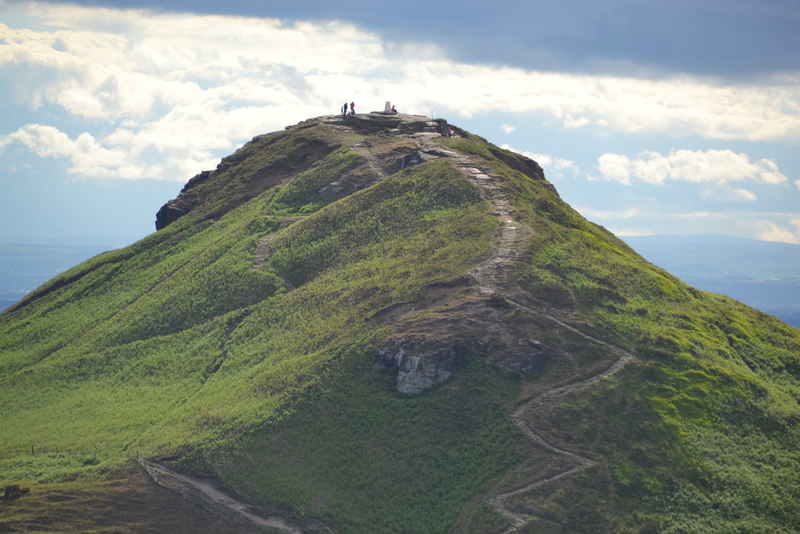 Roseberry Topping - © Keith Evans vie Geograph (Creative Commons)